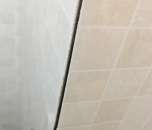 古交瓷砖空鼓维修公司分享阳台瓷砖脱落的修复过程可以分为以下几个步骤